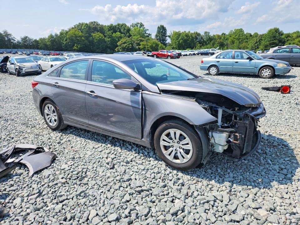 Photo 4 from auction – 2012 HYUNDAI SONATA with VIN 5NPEB4AC7CH472476