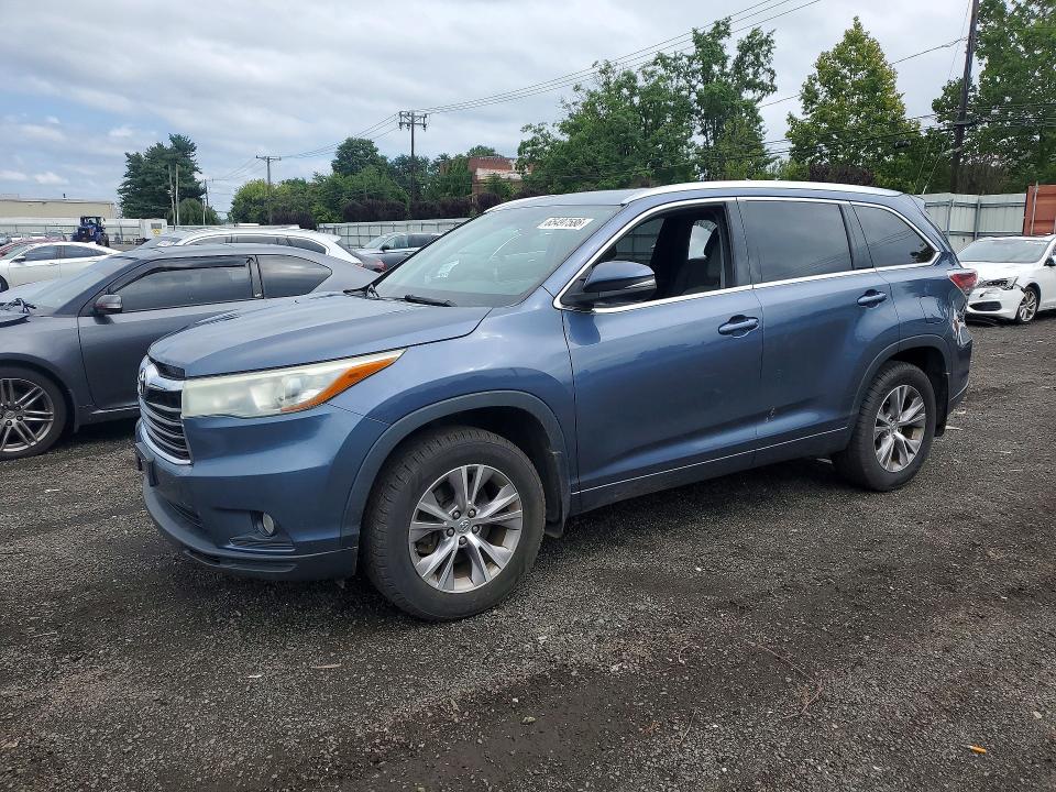 TOYOTA HIGHLANDER 2015 with VIN 5TDJKRFHXFS108051 - Photo from auction