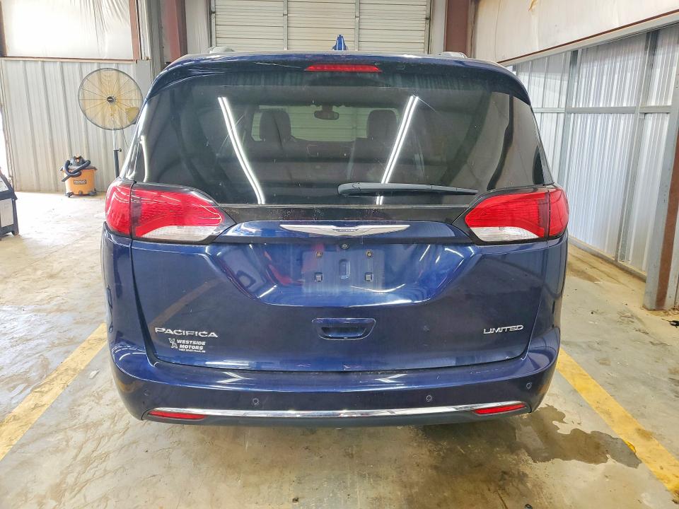 Photo 6 from auction – 2017 CHRYSLER PACIFICA with VIN 2C4RC1GG7HR594675