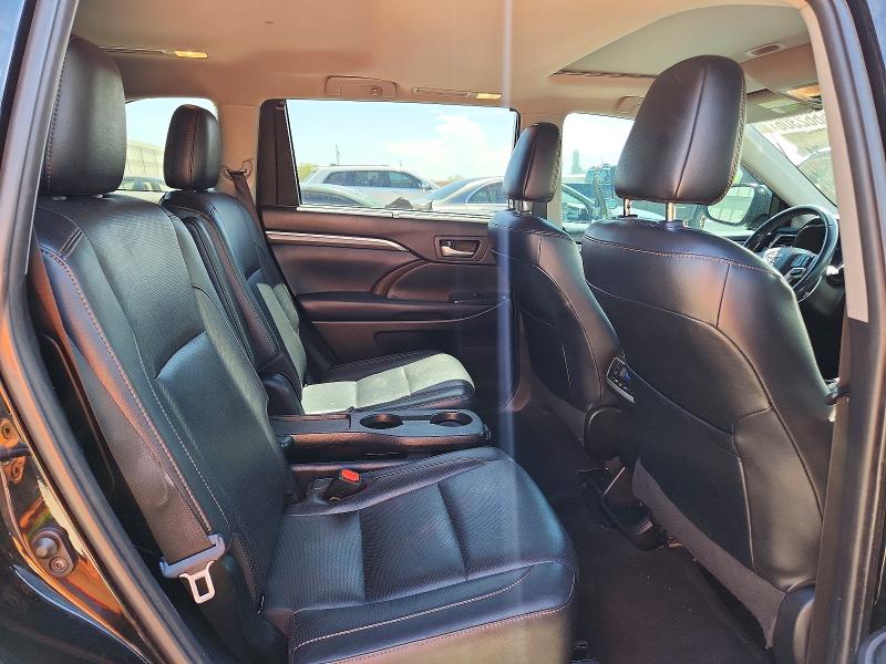 Photo 11 from auction – 2019 TOYOTA HIGHLANDER with VIN 5TDYZRFH7KS321060