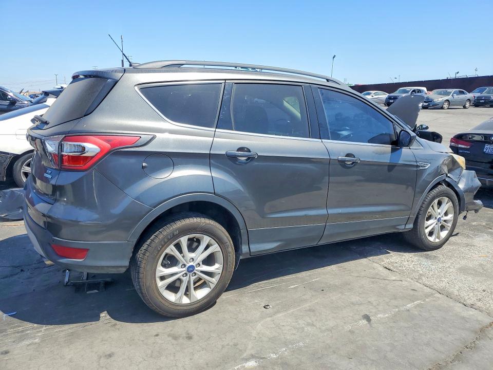 Фото 3 с аукциона – 2017 FORD ESCAPE с VIN 1FMCU0GD7HUB15608