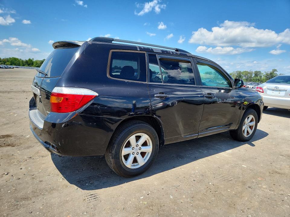 Photo 3 from auction – 2010 TOYOTA HIGHLANDER with VIN 5TDBK3EH0AS031881