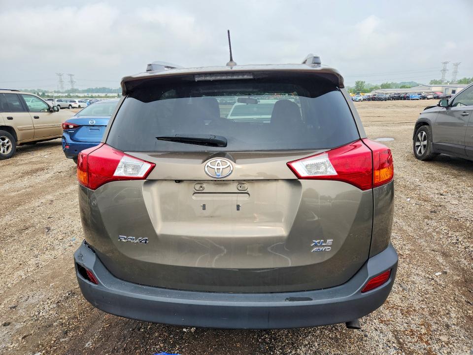 Photo 6 from auction – 2015 TOYOTA RAV4 with VIN 2T3RFREV7FW250788