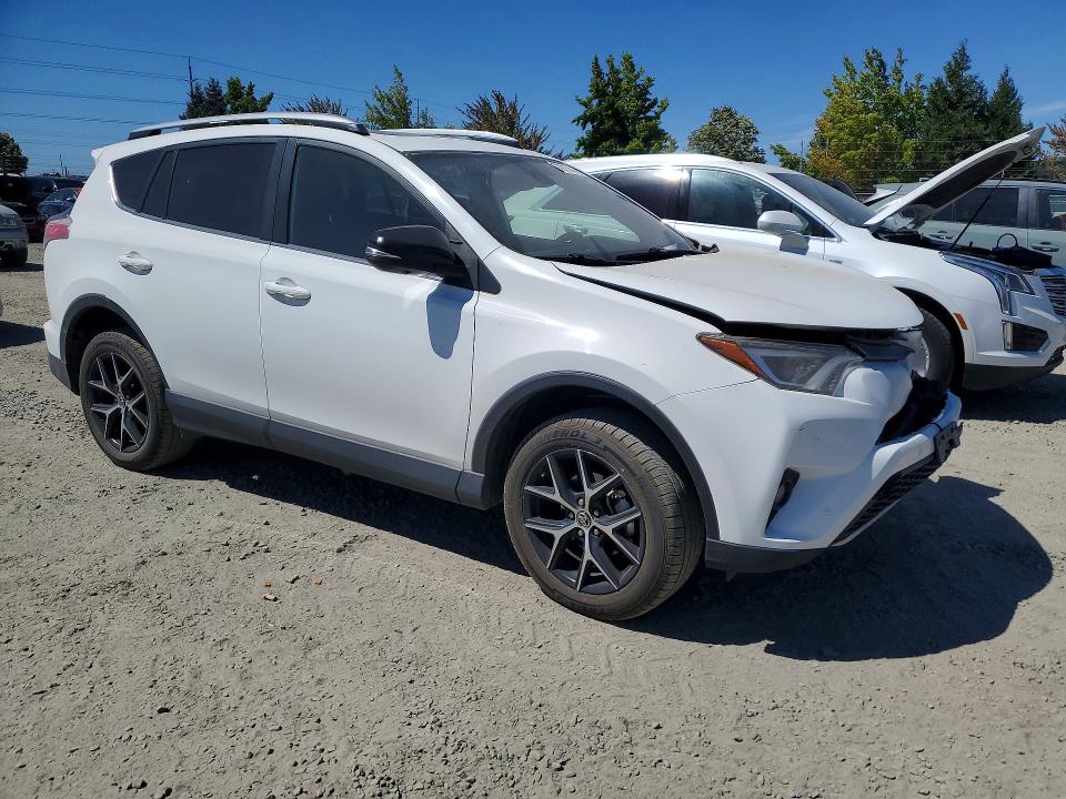 Zdjęcie 4 z aukcji – 2018 TOYOTA RAV4 z VIN JTMJFREV9JD234417