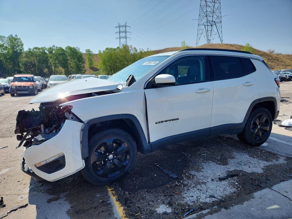 JEEP COMPASS 2018 with VIN 3C4NJDBB5JT333100 - Photo from auction