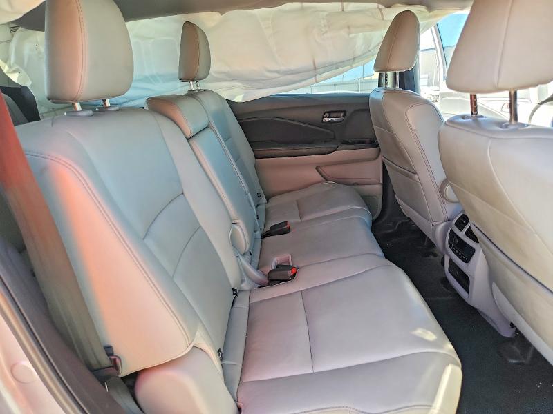 Photo 11 from auction – 2016 HONDA PILOT with VIN 5FNYF5H5XGB004311