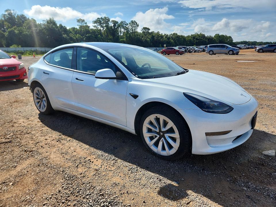 Снимка 4 от търг – 2023 TESLA MODEL 3 с VIN 5YJ3E1EA8PF438394