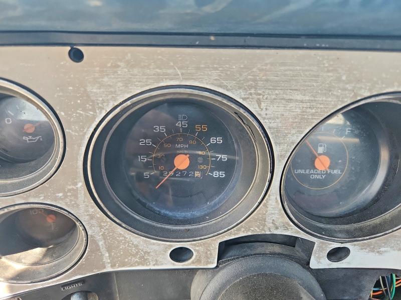 Photo 9 from auction – 1985 CHEVROLET C10 with VIN 1GCDC14H5FF353659