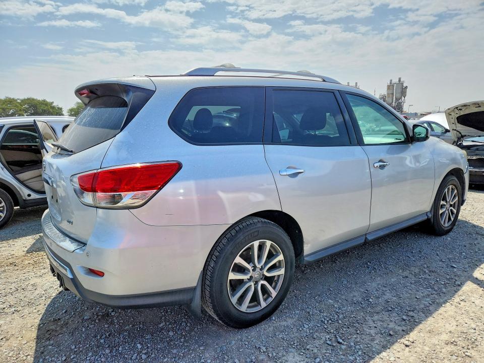 Photo 3 from auction – 2014 NISSAN PATHFINDER with VIN 5N1AR2MN4EC638913