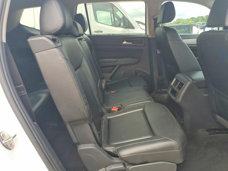 Photo 11 from auction – 2018 VOLKSWAGEN ATLAS with VIN 1V2CR2CA0JC521771