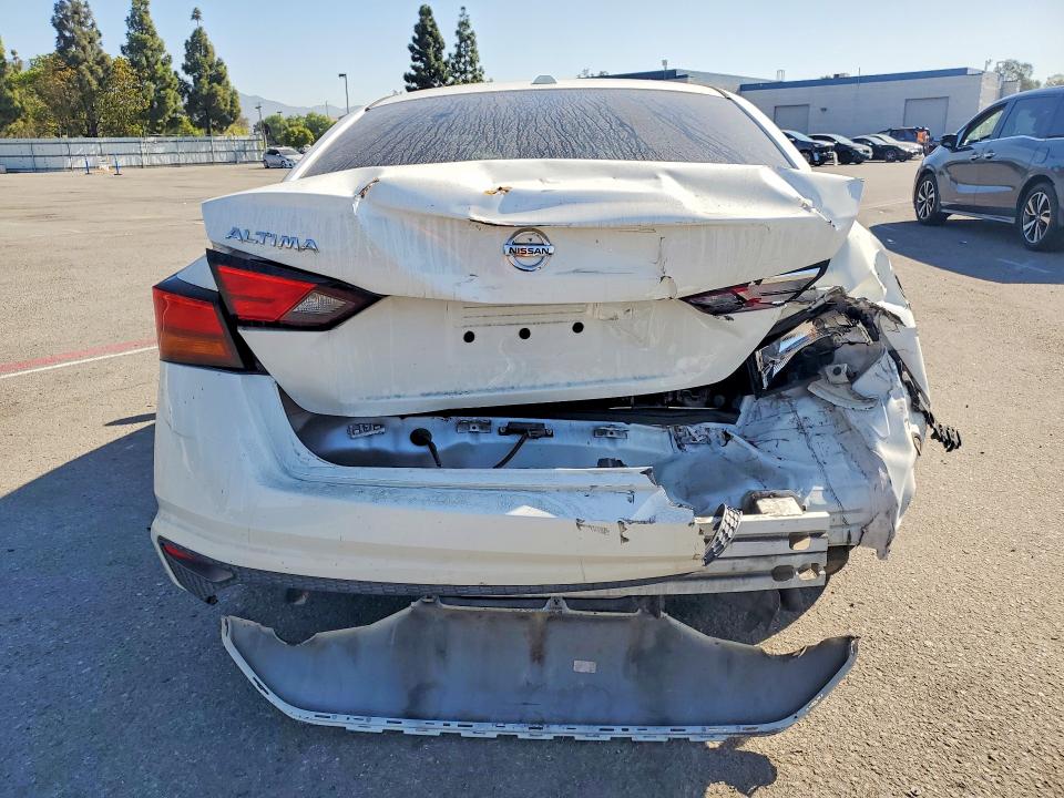 Photo 6 from auction – 2019 NISSAN ALTIMA with VIN 1N4BL4BV0KC156109