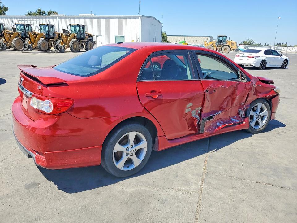 Photo 3 from auction – 2011 TOYOTA COROLLA with VIN 2T1BU4EE3BC754754