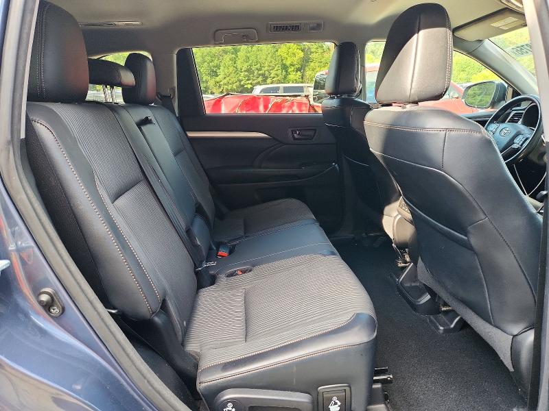 Photo 11 from auction – 2016 TOYOTA HIGHLANDER with VIN 5TDBKRFH6GS352415