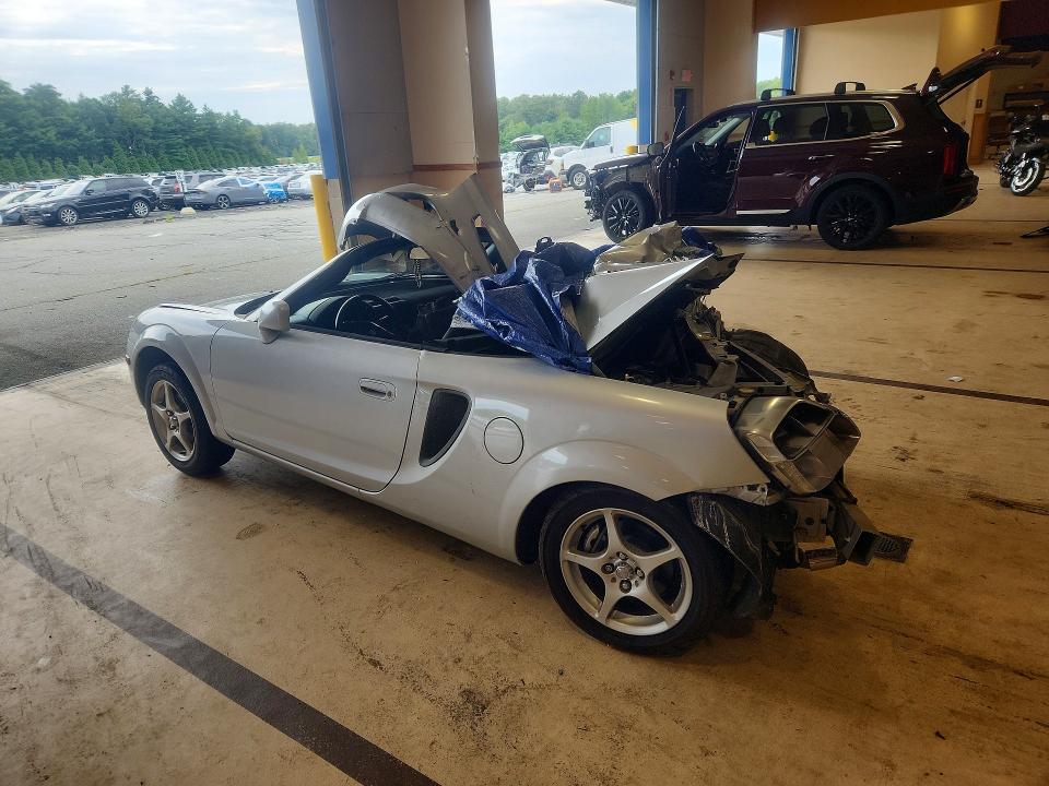 Photo 2 from auction – 2001 TOYOTA MR2 with VIN JTDFR320810023736