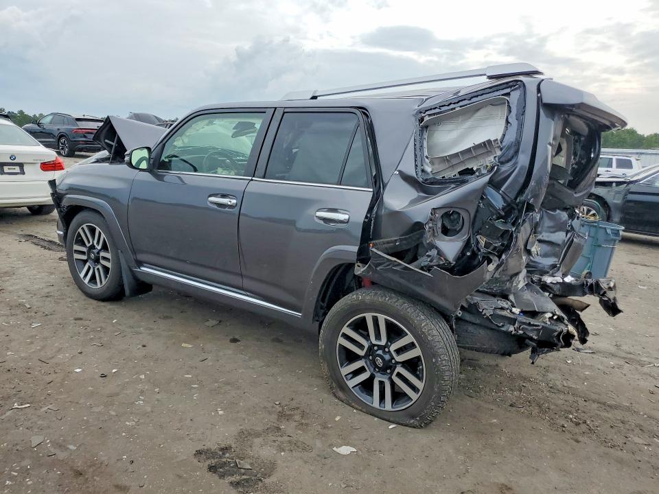 Photo 2 from auction – 2020 TOYOTA 4RUNNER with VIN JTEBU5JR2L5803287