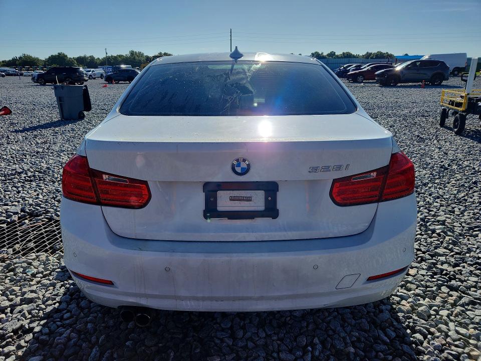 Photo 6 from auction – 2015 BMW 328 with VIN WBA3A5G52FNS84748