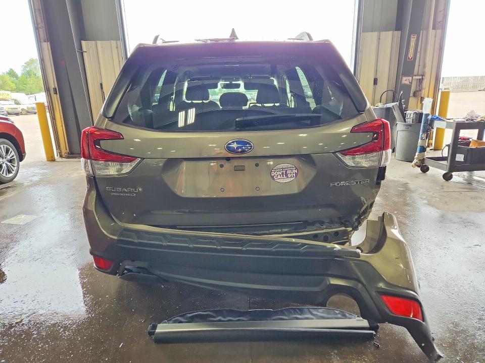Photo 6 from auction – 2019 SUBARU FORESTER with VIN JF2SKAEC6KH568464