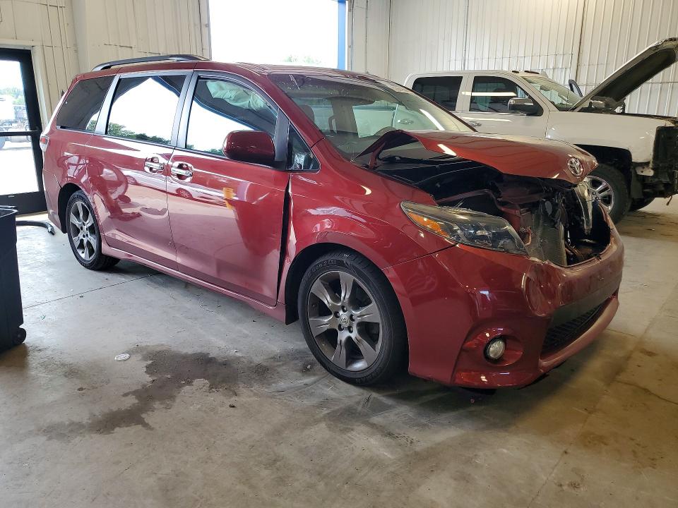 Photo 4 from auction – 2016 TOYOTA SIENNA with VIN 5TDXK3DC1GS764509