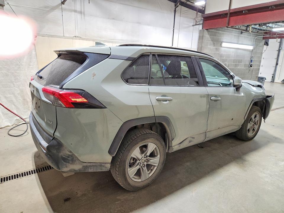 Photo 3 from auction – 2023 TOYOTA RAV4 with VIN 2T3W1RFV0PW264856