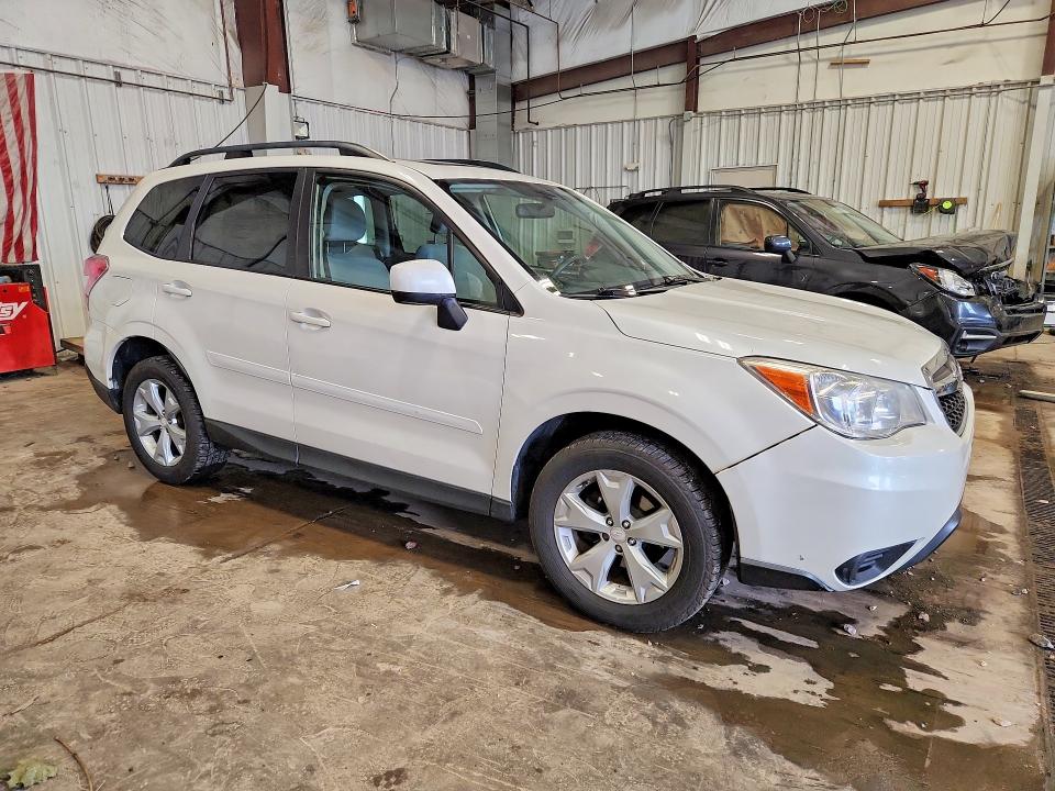 Photo 4 from auction – 2015 SUBARU FORESTER with VIN JF2SJADC4FH492186