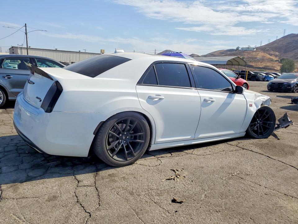 Photo 3 from auction – 2017 CHRYSLER 300 with VIN 2C3CCABT5HH552316