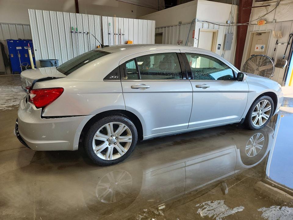 Photo 3 from auction – 2012 CHRYSLER 200 with VIN 1C3CCBBG7CN131559