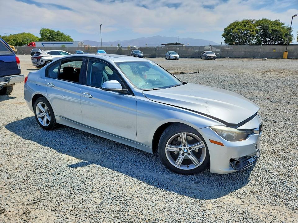 Photo 4 from auction – 2013 BMW 328 with VIN WBA3C1G50DNR45841