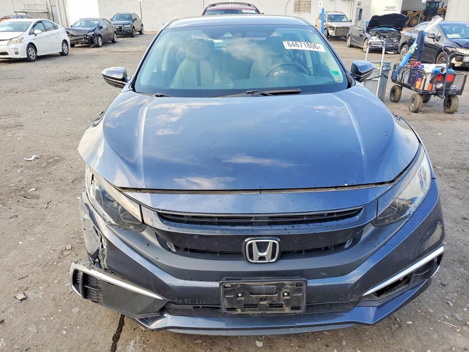 Photo 5 from auction – 2019 HONDA CIVIC with VIN 19XFC2F67KE027697