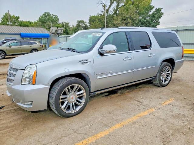 2013 CADILLAC ESCALADE - Търг №66653116
