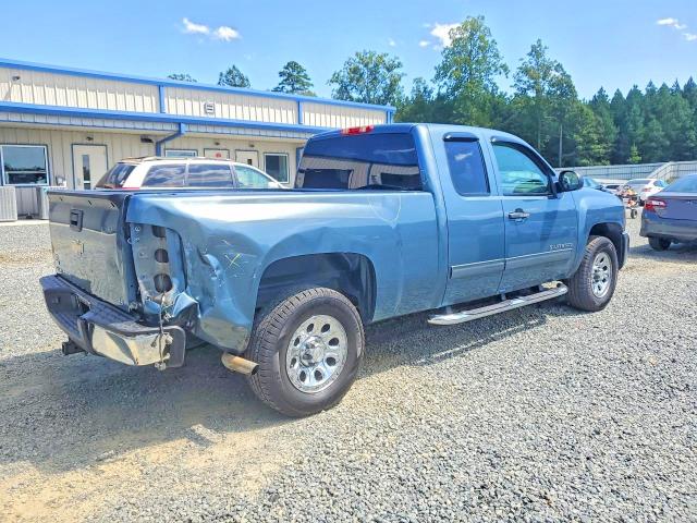 Photo 3 from auction – 2011 CHEVROLET SILVERADO with VIN 1GCRCREA0BZ440304