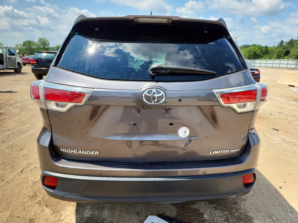 Photo 6 from auction – 2015 TOYOTA HIGHLANDER with VIN 5TDDKRFHXFS082113