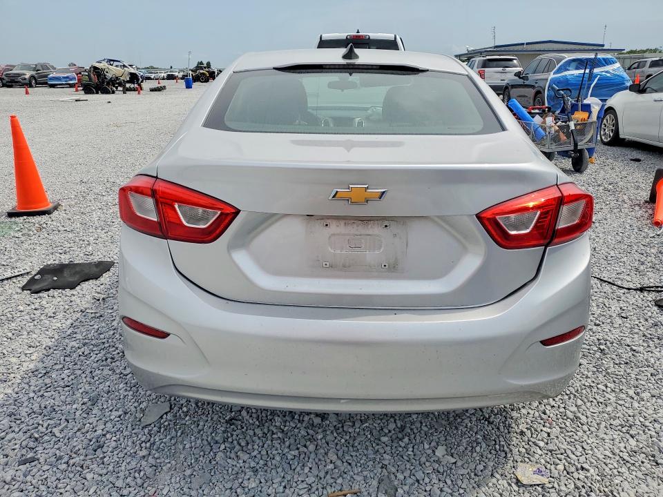 Photo 6 from auction – 2018 CHEVROLET CRUZE with VIN 1G1BC5SM0J7124459