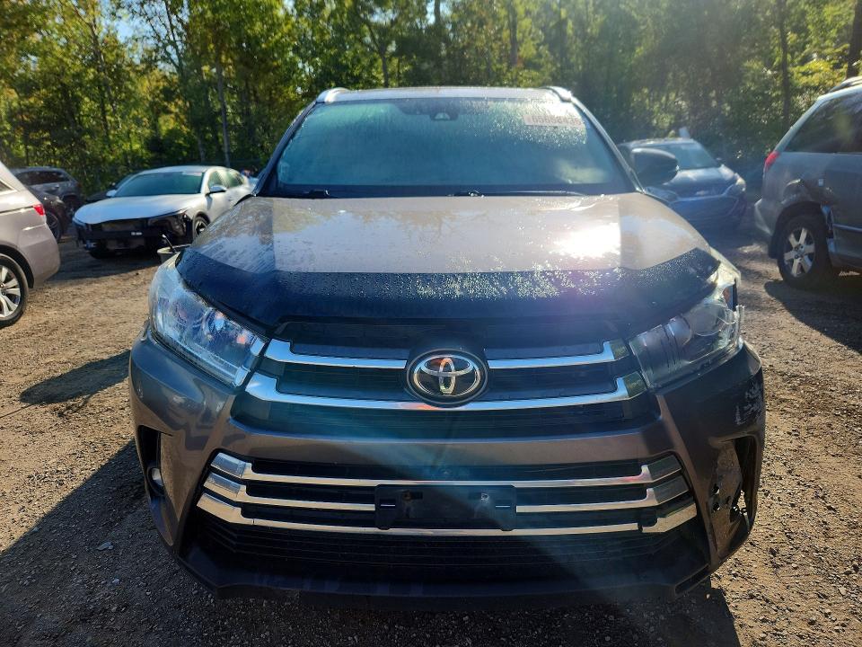 Photo 5 from auction – 2019 TOYOTA HIGHLANDER with VIN 5TDDZRFH4KS982639
