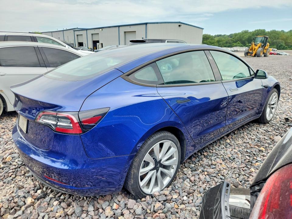 Photo 3 from auction – 2022 TESLA MODEL 3 with VIN 5YJ3E1EA1NF371361
