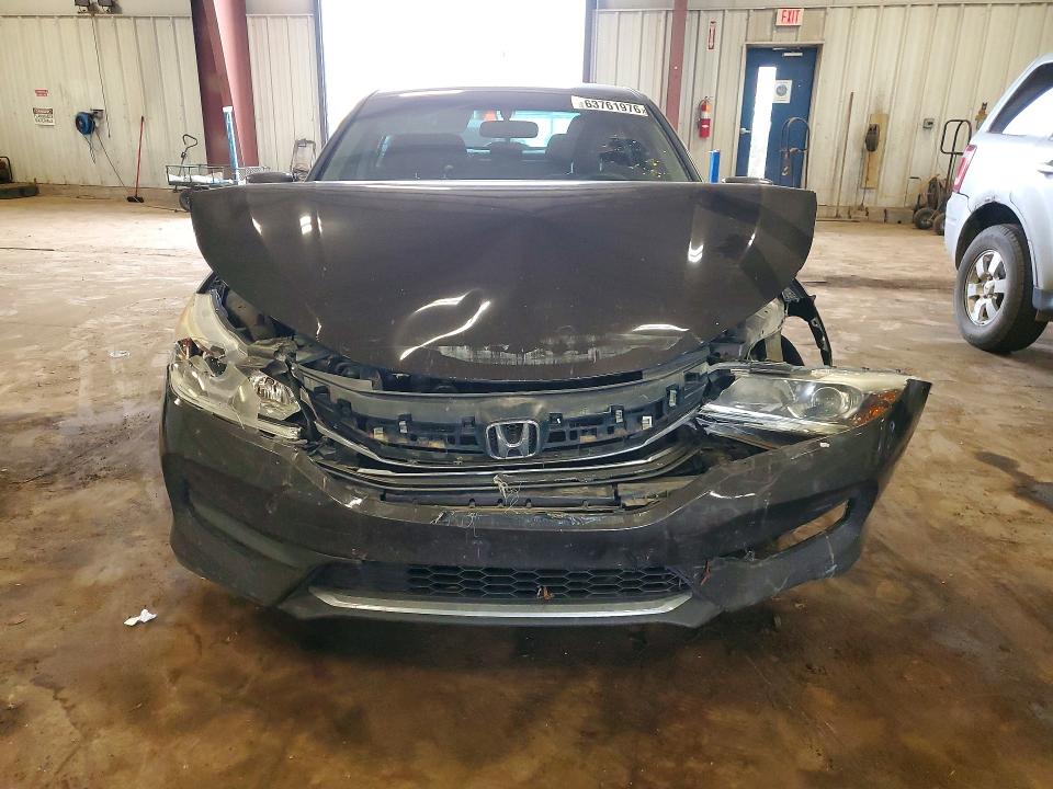 Photo 5 from auction – 2016 HONDA ACCORD with VIN 1HGCR2F39GA078220