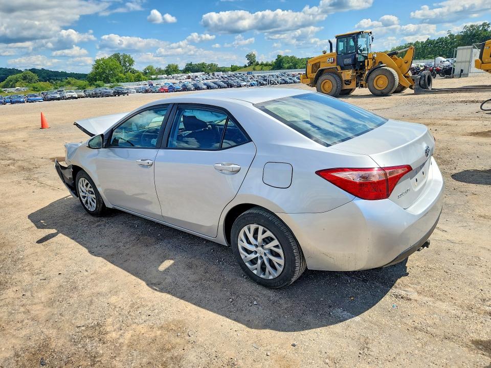 Photo 2 from auction – 2018 TOYOTA COROLLA with VIN 5YFBURHE0JP741192