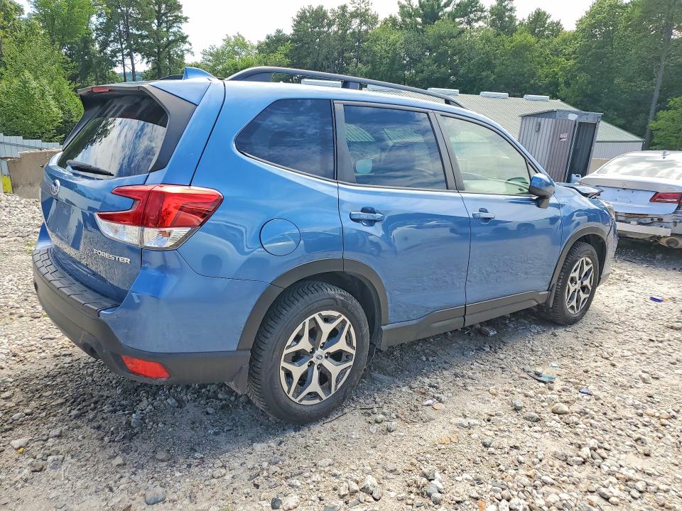 Photo 3 from auction – 2019 SUBARU FORESTER with VIN JF2SKAEC2KH454073