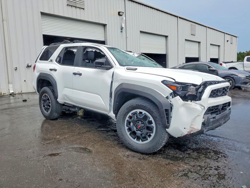 صورة رقم 4 من المزاد - 2025 TOYOTA 4RUNNER مع VIN JTEVB5BR5S5009318