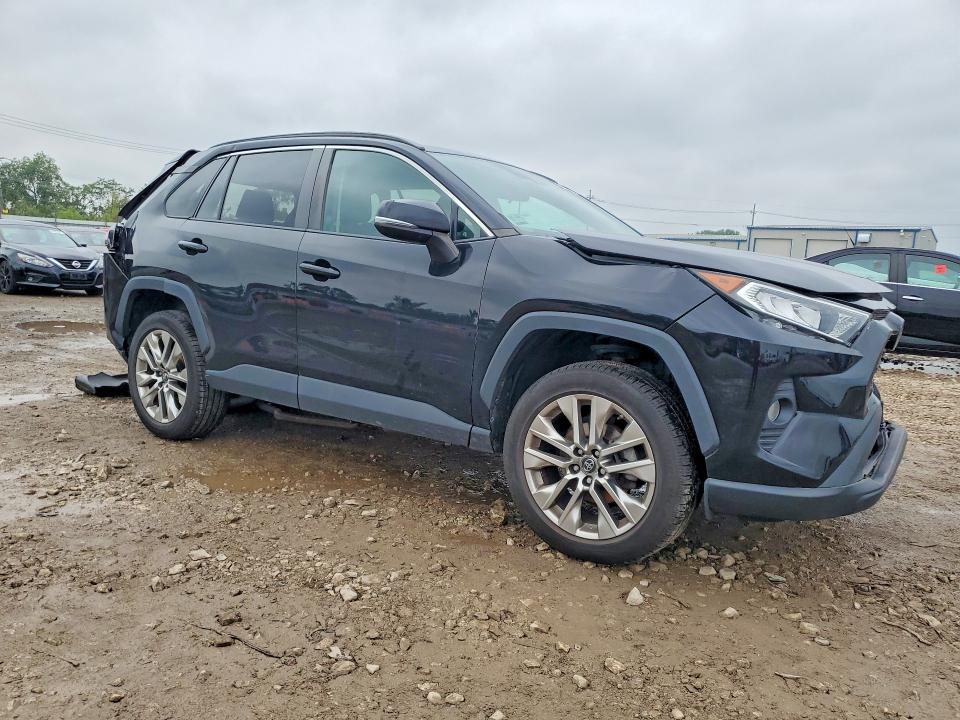 Photo 4 from auction – 2019 TOYOTA RAV4 with VIN 2T3A1RFV5KW025662