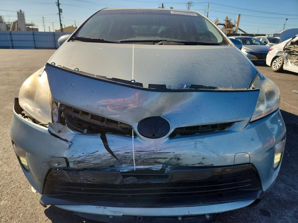 Photo 5 from auction – 2013 TOYOTA PRIUS with VIN JTDKN3DU3D1677570