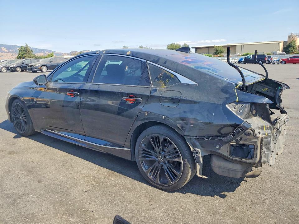 Photo 2 from auction – 2018 HONDA ACCORD with VIN 1HGCV2F34JA013522