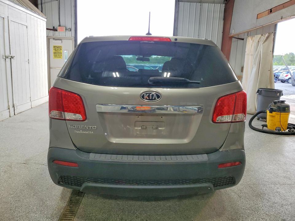 Foto 6 de la subasta – 2012 KIA SORENTO con VIN 5XYKT3A17CG225071