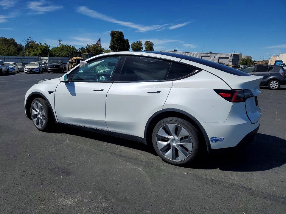 Photo 2 from auction – 2020 TESLA MODEL Y with VIN 5YJYGDEE2LF057574