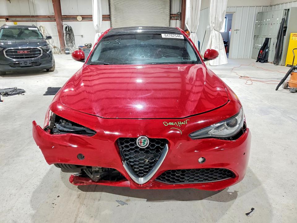 Photo 5 from auction – 2017 ALFA ROMEO GIULIA with VIN ZARFAEEN5H7550795