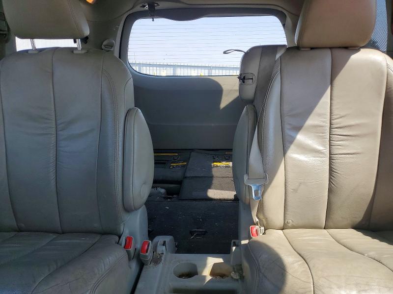 Photo 10 from auction – 2011 TOYOTA SIENNA with VIN 5TDYK3DC1BS093596