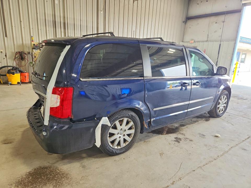 Снимка 3 от търг – 2015 CHRYSLER TOWN & COUNTRY с VIN 2C4RC1BG9FR740627