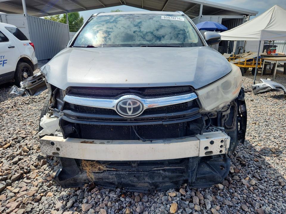 Photo 5 from auction – 2015 TOYOTA HIGHLANDER with VIN 5TDDKRFH5FS216784