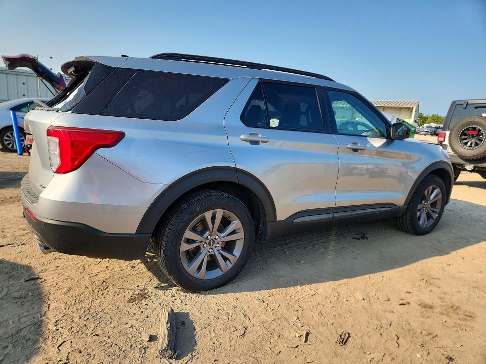 Photo 3 from auction – 2022 FORD EXPLORER with VIN 1FMSK8DH9NGB94782