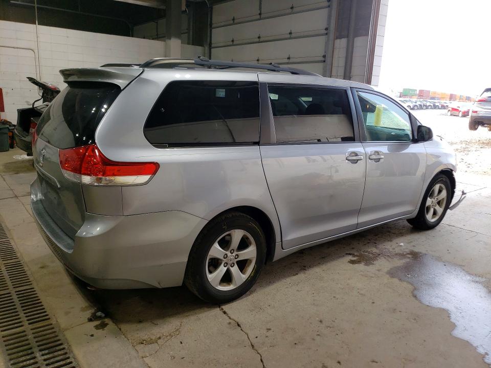 Photo 3 from auction – 2012 TOYOTA SIENNA with VIN 5TDKK3DC9CS180380