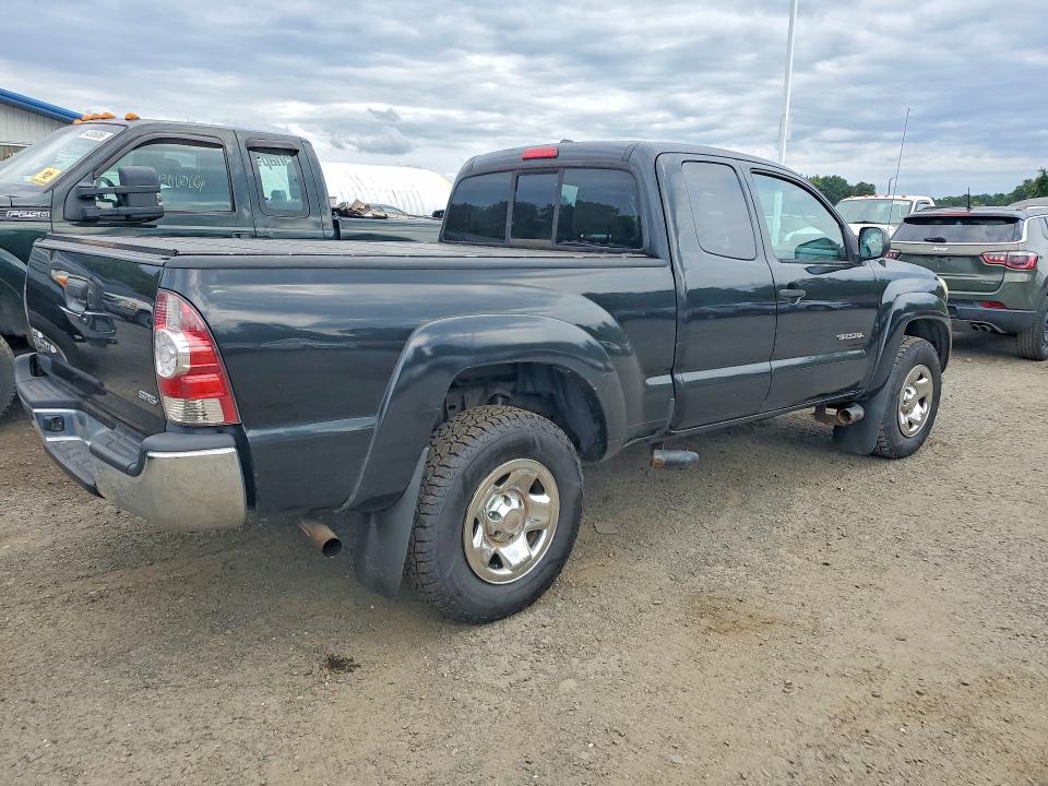 Photo 3 from auction – 2010 TOYOTA TACOMA with VIN 5TEUX4EN3AZ744847